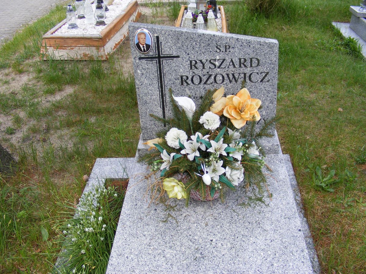 Grób Ryszard Różowicz